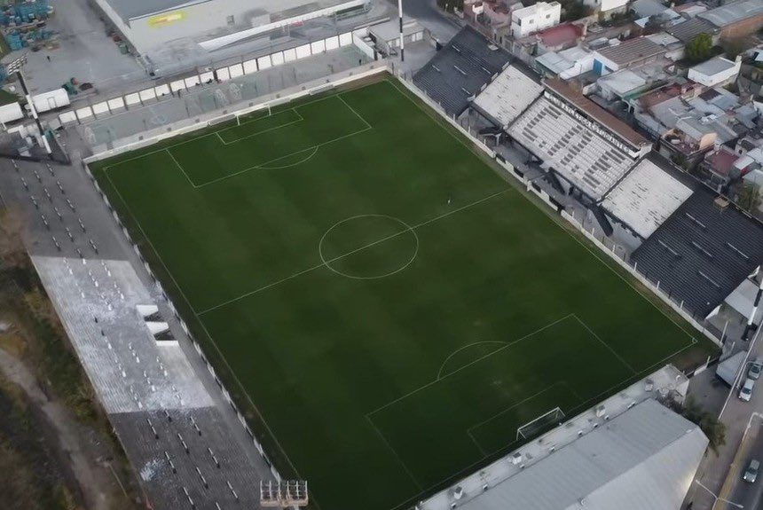 muzzo_bruno's tweet photo. ℹ️🏟️⬇️Lo que les adelante: 
#AtleticoTucuman jugará el miércoles 16 su duelo de #CopaArgentina. Será en Buenos Aires.

Sede ? Estas son las 2 opciones más fuertes:

• Estadio “Tito” Tomaghello 
• Estadio Ciudad de Caseros 

( No se descarta el Florencio Sola) https://t.co/UAV51HiIcO