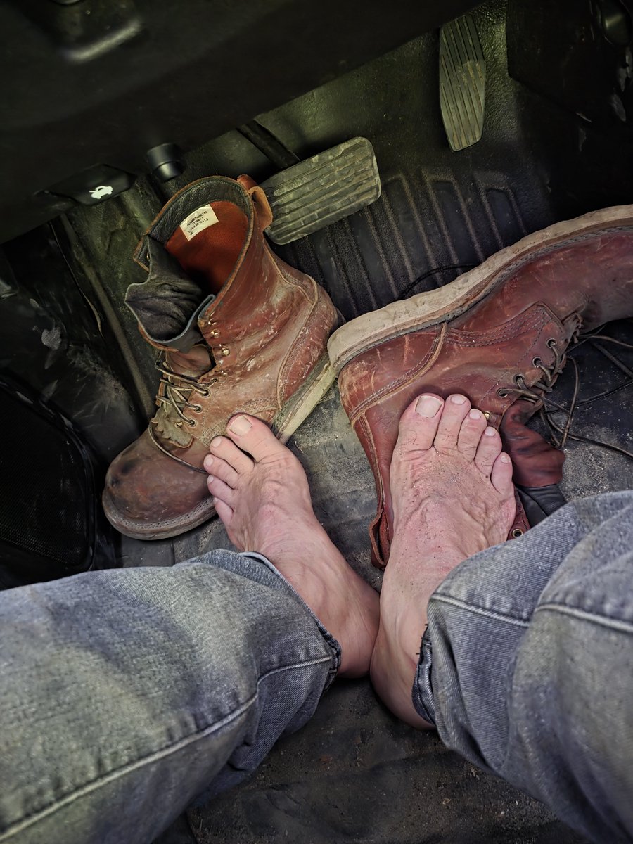 size12_6e's tweet photo. sold my first pair of worn socks today. just dropped them at the post office on my way home from work. follow my onlyfans for more content

#dilf #mensfeet #stinkysocks #sweatysocks #stinkyboots #sweatyboots #bootworship #workboots #footfetish https://t.co/1MkN5JEchD