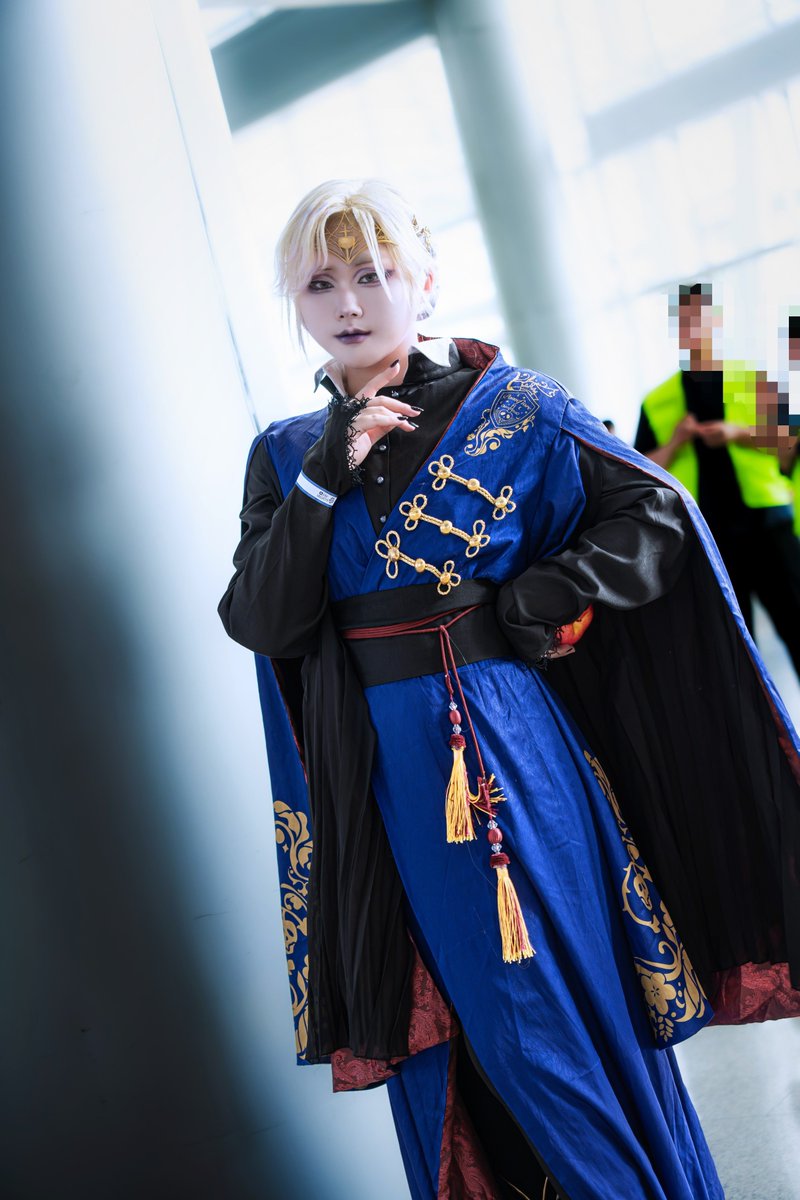 o_gu5_9's tweet photo. twst cosplay 
Vil Schoenheit👑 https://t.co/PFm79czX0t