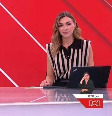 edwin_barbosa's tweet photo. Conectado con @NoticiasRCN y la Hermosa presentadora @Maryaristizabal 😍😍😘😘 https://t.co/K3X0Bfevx3