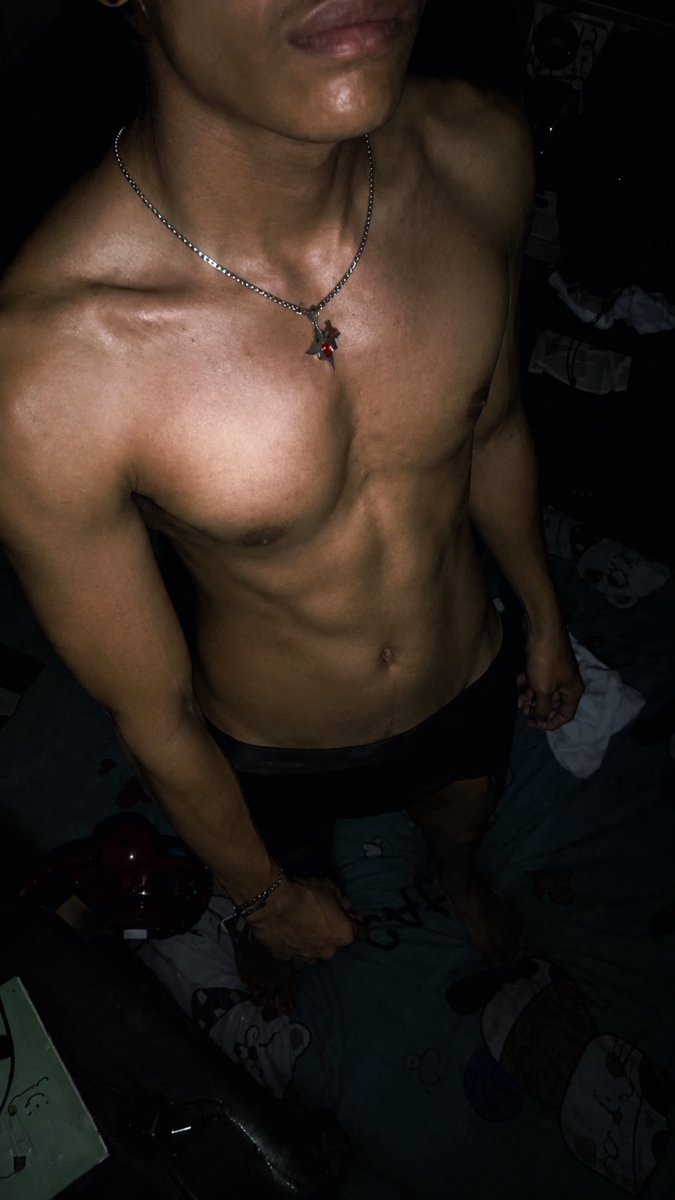rorocikuro's tweet photo. kita ga ada yang tau isi baju orang https://t.co/tersNpEBef