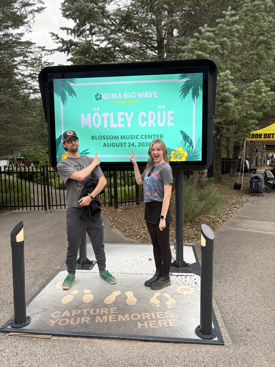 EmilyG_2006's tweet photo. @NikkiSixx It was so cool! Definitely was not expecting and I was pleasantly surprised!! https://t.co/GX7CXL3TzH