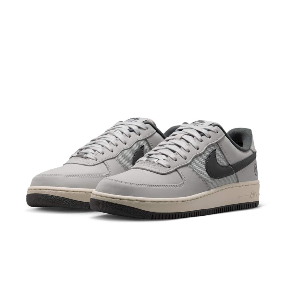 StashedSNKRS's tweet photo. Official Images: Yuto Horigome x Nike SB x Air Force 1 Low 'White/Iron Grey' https://t.co/qJAkb1T2r1