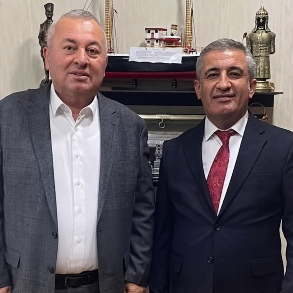 kemeroglu_ctn's tweet photo. Türkiye siyaset tarihinin en kıvrak siyasetçisi Cemal Enginyurt'un danışmanı Fuhuş ve kara para suçundan tutuklandı. https://t.co/wJahmB8G9I