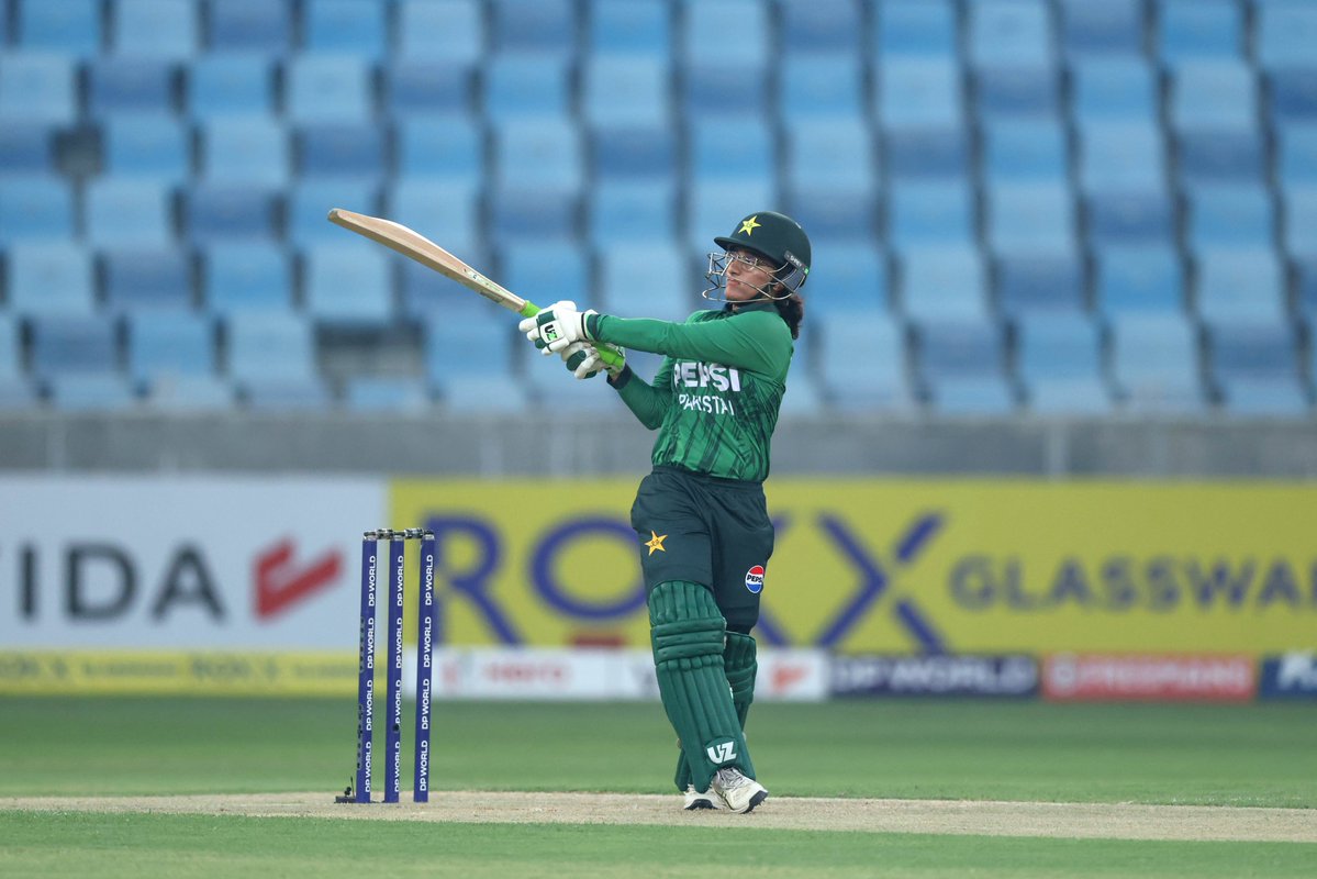 Cricket_World's tweet photo. 🇵🇰🏏 Pakistan Women beat Thailand by 35 runs
Muneeba Ali struck a crucial 54 from 52 balls to help Pakistan recover from 32/3 and post 119/9.
Thailand were then restricted to 84/8, sealing Pakistan's Group A victory.
https://t.co/jNtmLOFO83
#PAKvTHA #WomensAsiaCup2026 #PakistanCricket #CricketWorld