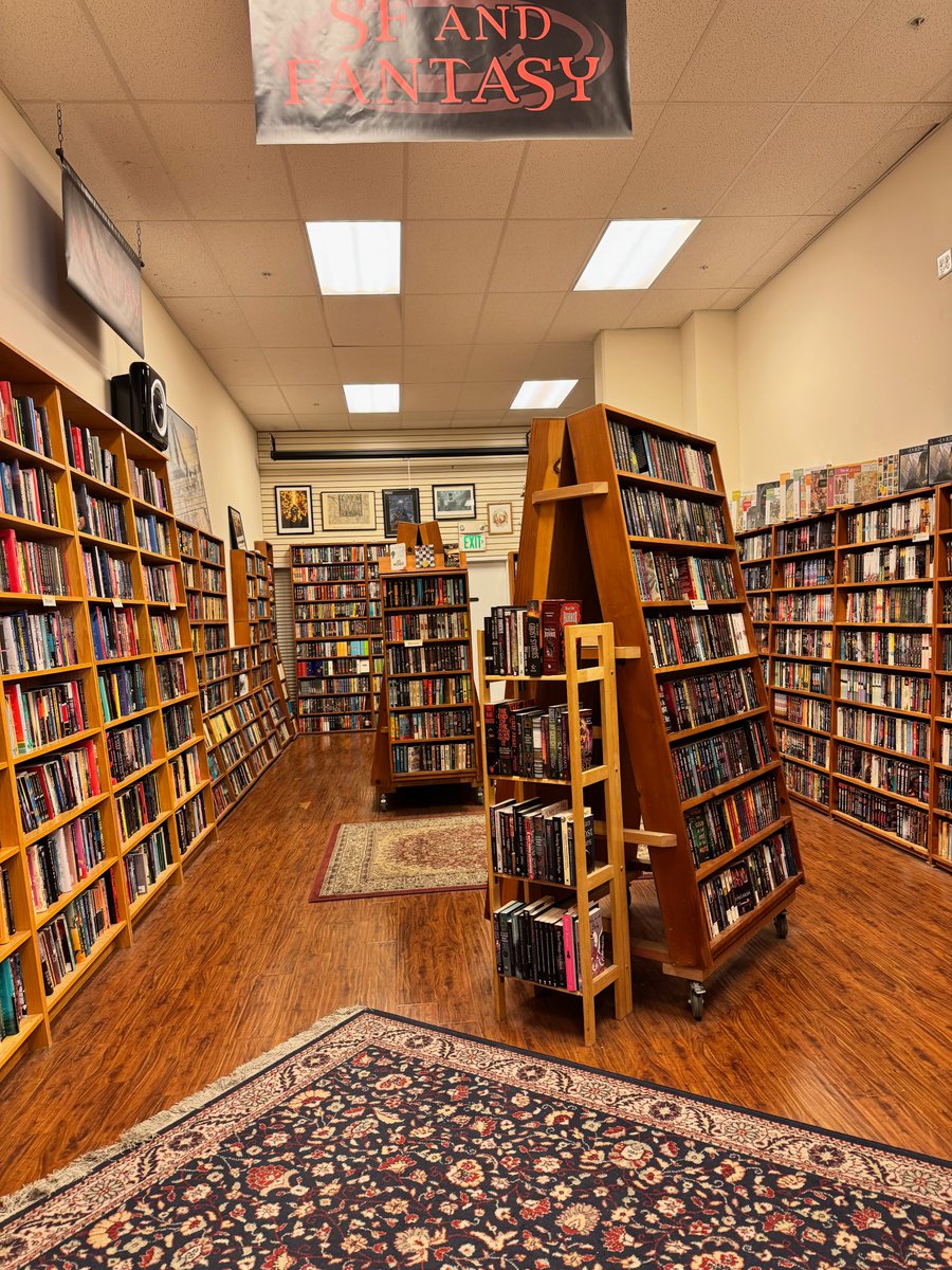 LYEditorial's tweet photo. Visited @borderlands_sf last week and loved their huge fantasy selection! 🐉 #sanfrancisco #bookstore #bayarea #fictionbooks #reading https://t.co/kySZZmIKP7
