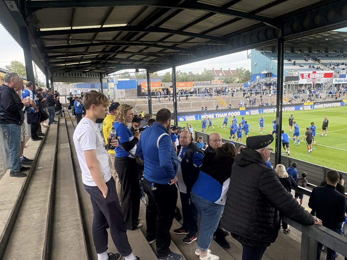 john_nufc42's tweet photo. Arrived πβ½οΈ
@official_brfc @ColU_Official @SkyBetLeagueTwo
#bristolrovers #brfc #gasheads
#colchesterunited #Col_U https://t.co/uqcFsfyEDy
