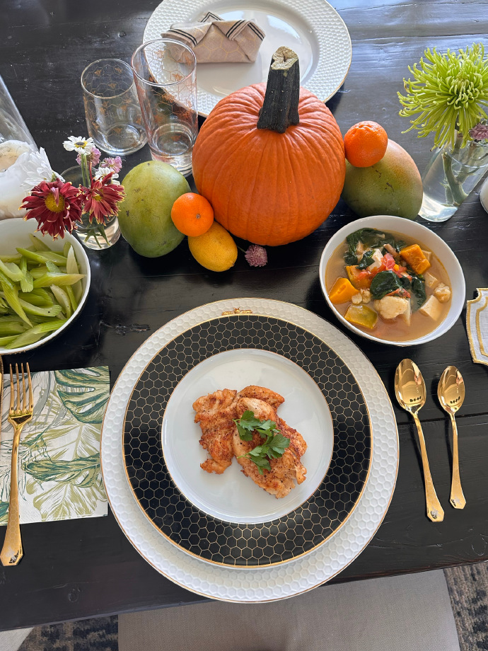 DicaInfinity's tweet photo. Cozy up with our Thanksgiving Harvest Feast! Creamy pumpkin soup, glazed turkey u0026 warm apple pie—all ready to make your holiday table shine. #ThanksgivingFeast https://t.co/dz6EScwUOO