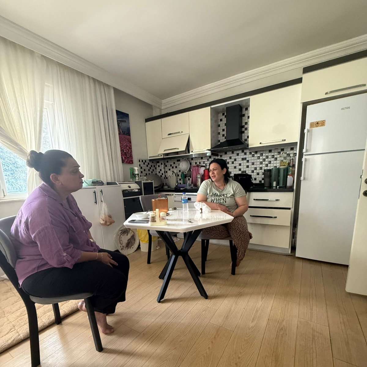 GlinZboz's tweet photo. 📍Muratpaşa / Güvenlik Mah.

Hemşehrilerimizi ziyaret ederek gönüllerine misafir olduk. 

Samimi sohbetleri, güzel temennileri ve misafirperverlikleri için kendilerine teşekkür ediyor; birlik ve beraberliğimizin güçlenerek devam etmesini diliyoruz.

Gönülden gönüle kurduğumuz bağlarla, Antalya’mız için hep birlikte çalışmaya devam ediyoruz.

@tugbaisikercan 
@alicetin_07 
@akkadinantalya