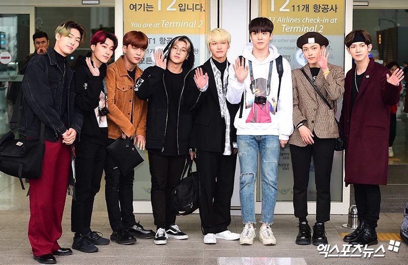 skatersangg's tweet photo. I love seeing early photos of groups when theyre still kinda developing their style bc the difference can be wild https://t.co/f9oUEV90yD