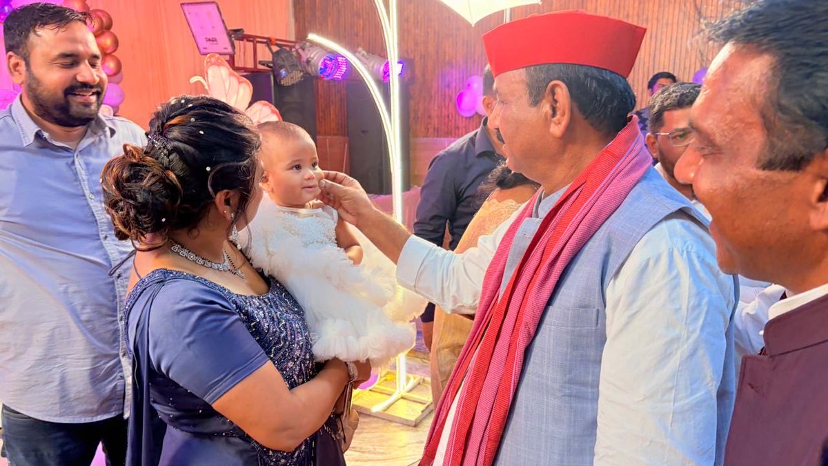 palshyamLalsp's tweet photo. महानगर अध्यक्ष समाजवादी पार्टी महिला सभा श्रीमती मुन्नी पाल जी की पुत्री की बेटी (नातिन) के जन्मदिन के अवसर पर हार्दिक बधाई एवं शुभकामनाएं दी। https://t.co/k5TrW1ezyf
