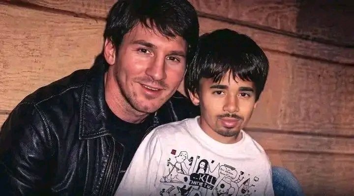 utd_elius's tweet photo. Young Gabriel Jesus with Lionel Messi, that's why he joined Barcelona https://t.co/9ypk9UZjp3