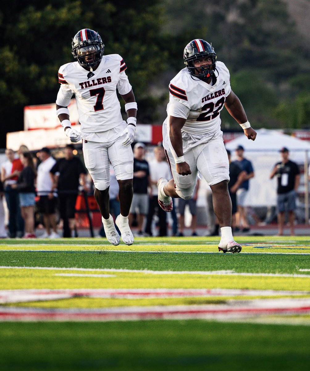 VaimaonaStrong's tweet photo. My guy @Jeremiah_W22 has had 12 tackles , 6 TFLS , 3 sacks , 1 forced fumble , one defensive touchdown and one rushing touchdown in 2 games ….. as a defensive tackle! Different breed!!!!! We are just getting started #TTown #TustinFootball https://t.co/NaSPPCjzMU