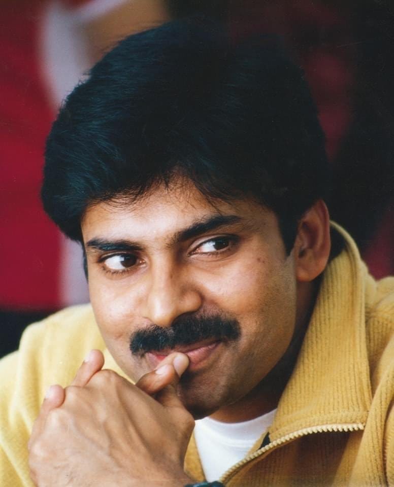 Mounesh_White's tweet photo. Happy Birthday My Power Star ⭐❤️
@PawanKalyan 😎 #HBDJanaSenaniPawanKalyan https://t.co/YpW45W3dEw
