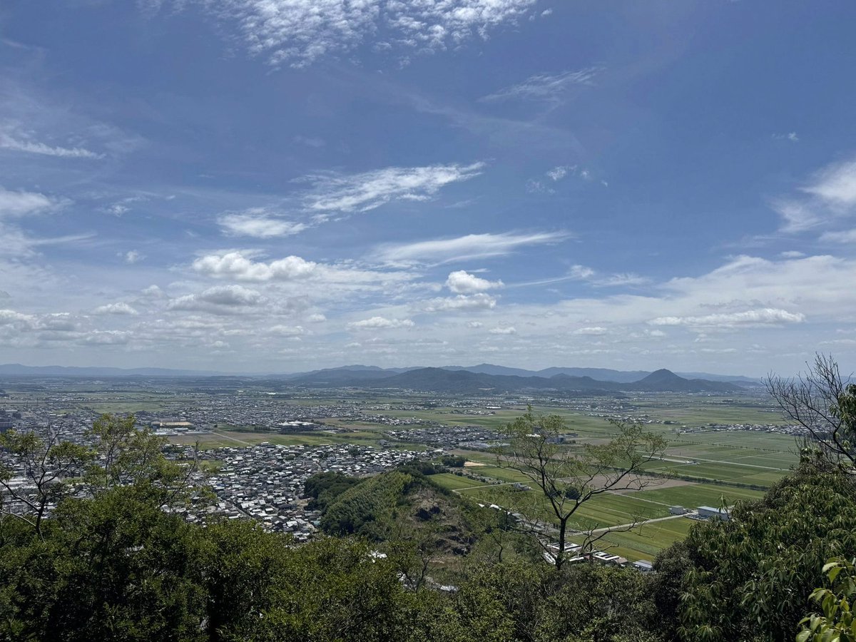 asliakilarslan's tweet photo. おはようございます☀
今日も真夏日…そして台風によりやられていますが無理せず1日のりきるぞ〜！！ https://t.co/ZV01EfVpAw