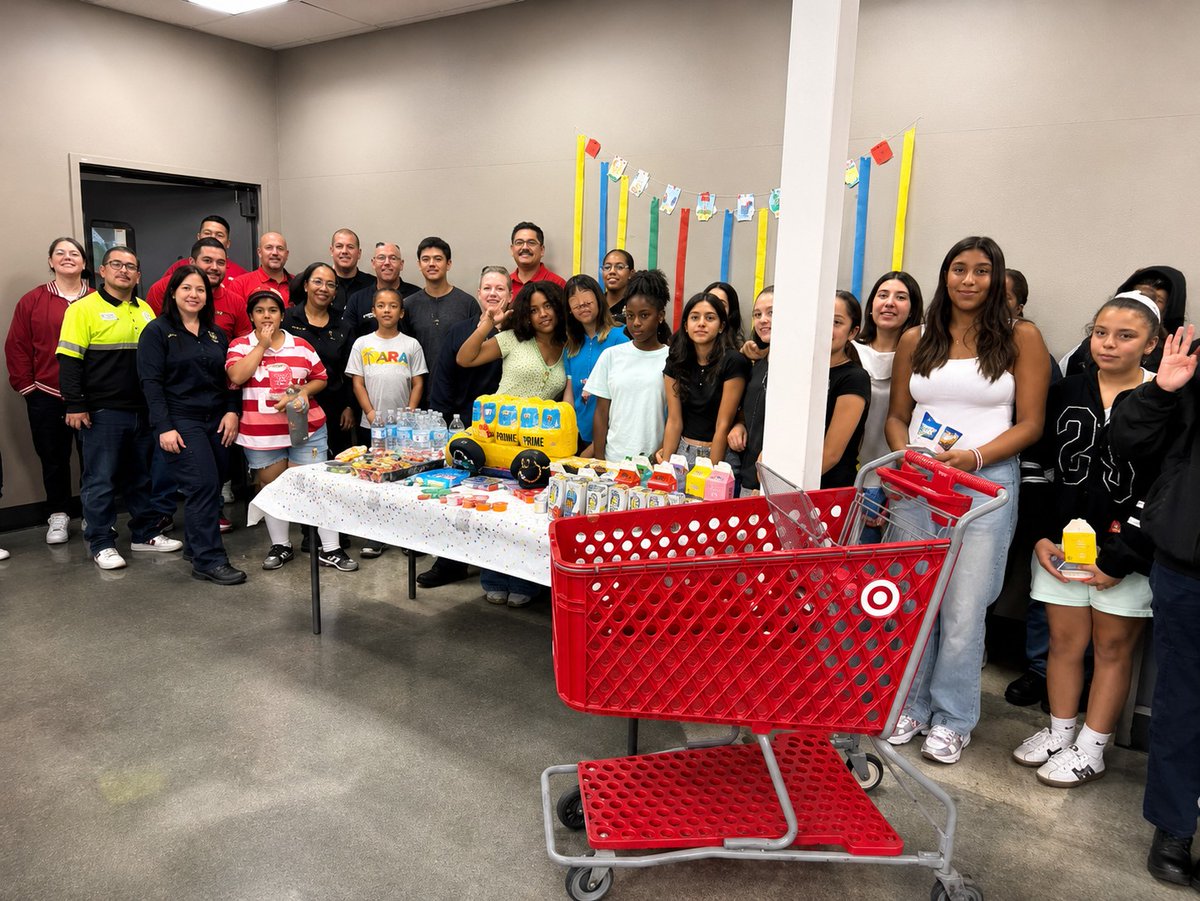 PasadenaPD's tweet photo. ‘Shop With a Cop’ Marks 10th Year at East Pasadena Target
Rotary Club and police pair with Boys and Girls Club students for back to school shopping
https://t.co/bD4McULAMC https://t.co/oeSWvcxR6N