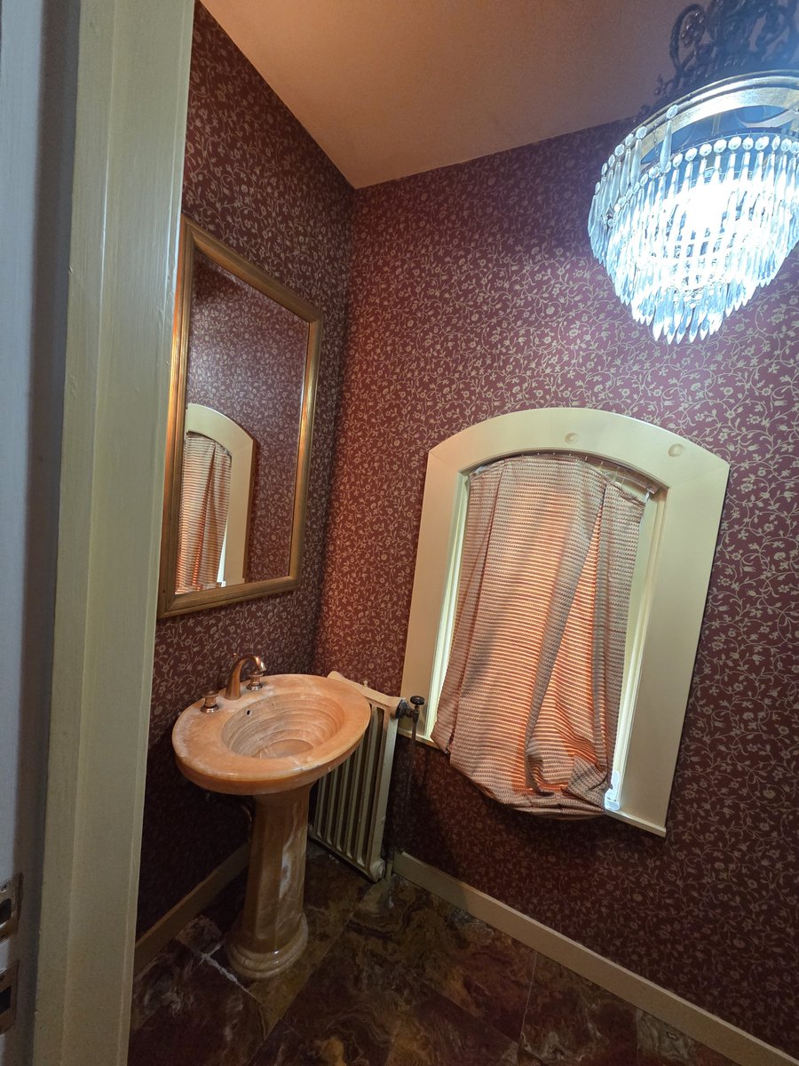 bath_elite's tweet photo. Powder Room Remodel. From a 1960's maroon design to modern day cool! We added a custom bathroom vanity for function and updated the arched window for style.
Vicostone countertop and backsplash. Signature hardware. Kohler toilet. Delta plumbing fixtures. Porcelain floor. https://t.co/F0WMtnj4hs