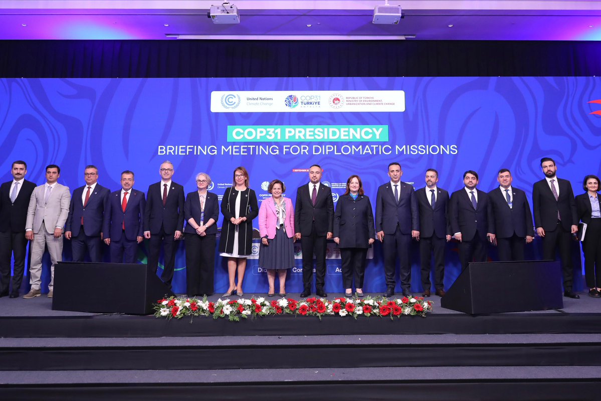 halilerdogantr's tweet photo. Bakanımız Sayın Murat Kurum öncülüğünde #COP31 yolunda ülkemizde görev yapan büyükelçiler ve diplomatik misyon temsilcileriyle buluştuk.

Lojistikten konaklamaya, etkinlik alanlarından ulaşım planlarına kadar tüm operasyonel süreçlerimizi istişare ettik. https://t.co/SvlTuCGXsk