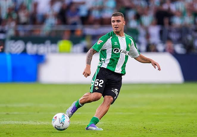 solofichajes123's tweet photo. 💣El @RealRacingClub cierra la llegada del extremo del @RealBetis Pablo García por 5 millones de euros + bonus + 50% futura venta, según publica @marca #LaLiga https://t.co/OeRsGCzuAL