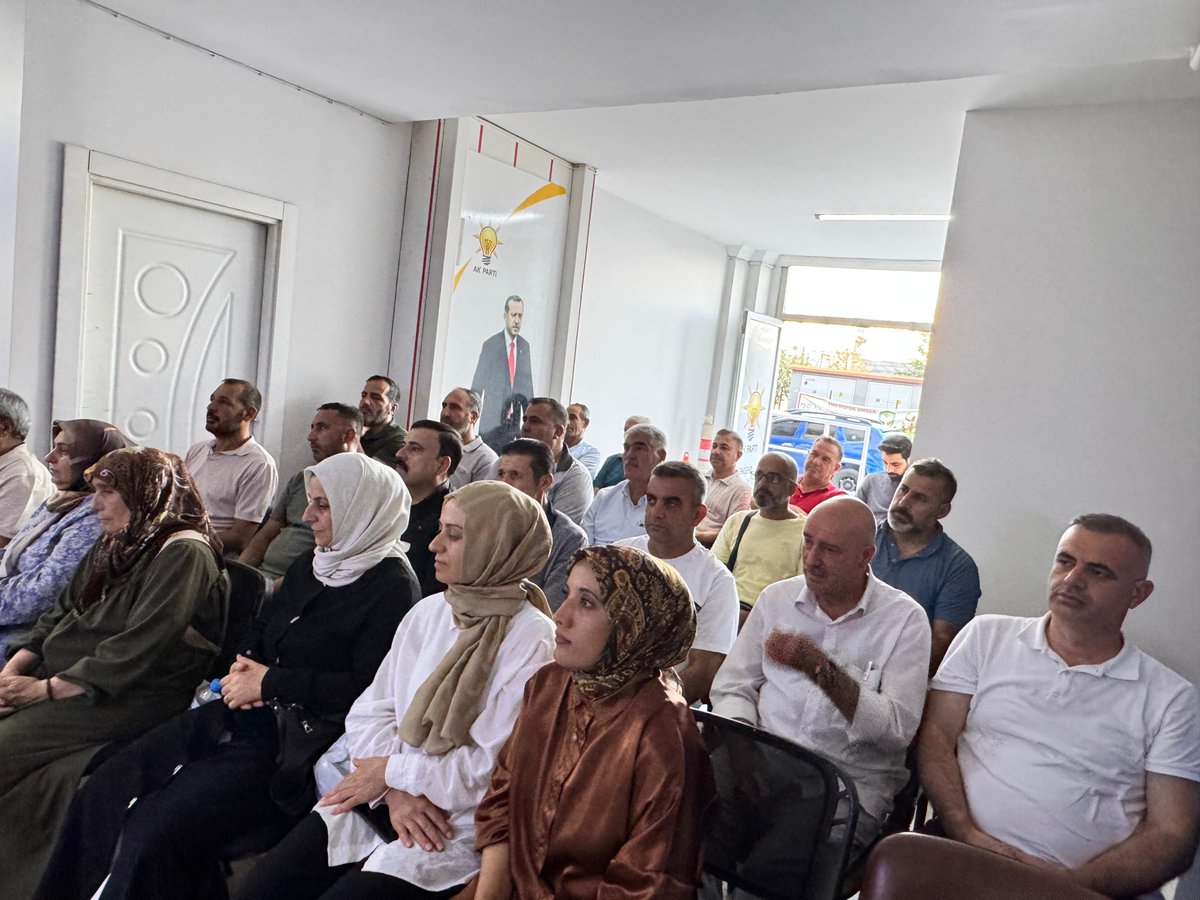 akyenisehir021's tweet photo. Teşkilatımızın istişare ve ortak akıl anlayışını güçlendiren Ağustos Ayı İlçe Danışma Meclisi Toplantımızı; 

İlçe Başkanımız sn. @enderkarahan1 Başkanlığında, İl Başkan Yardımcımız sn. Didem Yekta Türkan ve kıymetli teşkilat mensuplarımızın katılımıyla gerçekleştirdik. https://t.co/zDE5aOeFVN