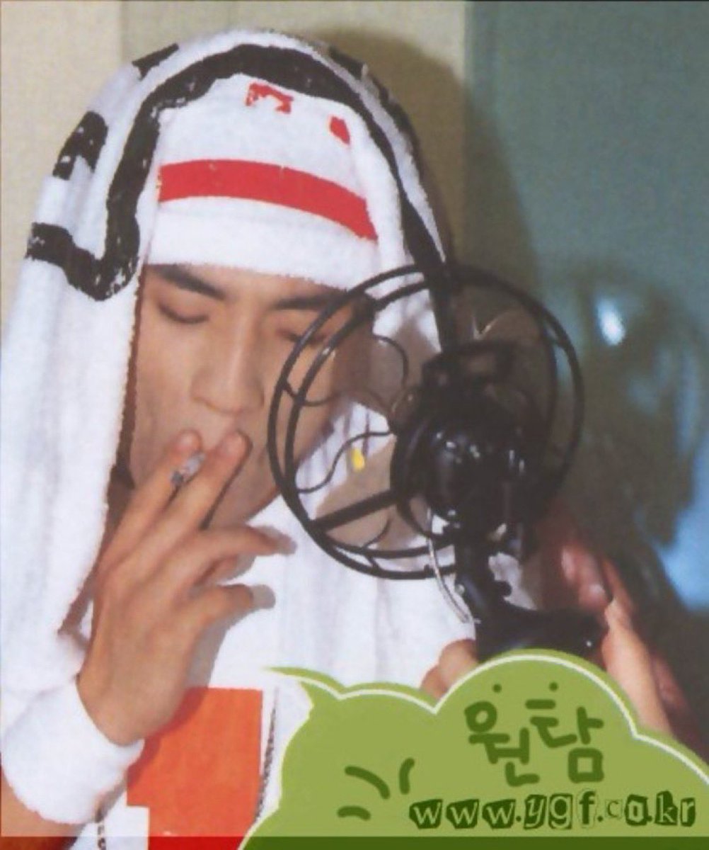 kkybhigh's tweet photo. 抽煙抽煙我抽煙 https://t.co/aPlZVgeJ8F