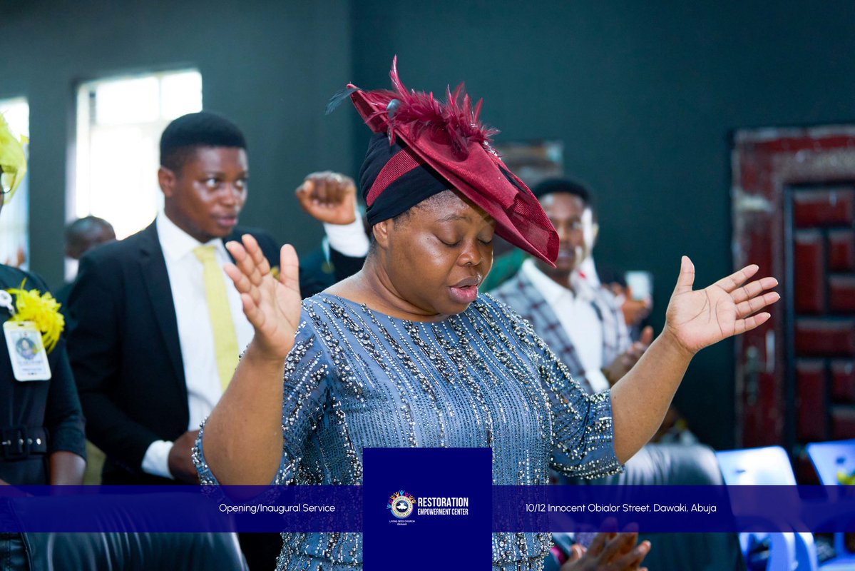 rccglscrec's tweet photo. There are moments when you don’t just hear words, you feel the weight of the prayer. 

SATGO, Pst. Sola Olukoya, stood on the altar during the inaugural service of LSC REC, speaking and praying over this new beginning.

#RCCG #LSCDawaki #LSCREC #Dawaki #AbujaChurch https://t.co/ptEcCYESNj