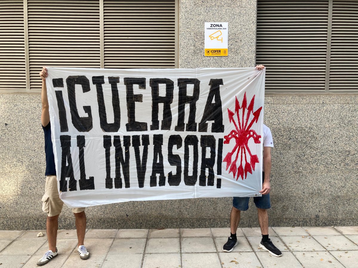 fe_algeciras's tweet photo. ¡GUERRA AL INVASOR!

📍Consulado de Marruecos. https://t.co/5dyDF3cYbJ