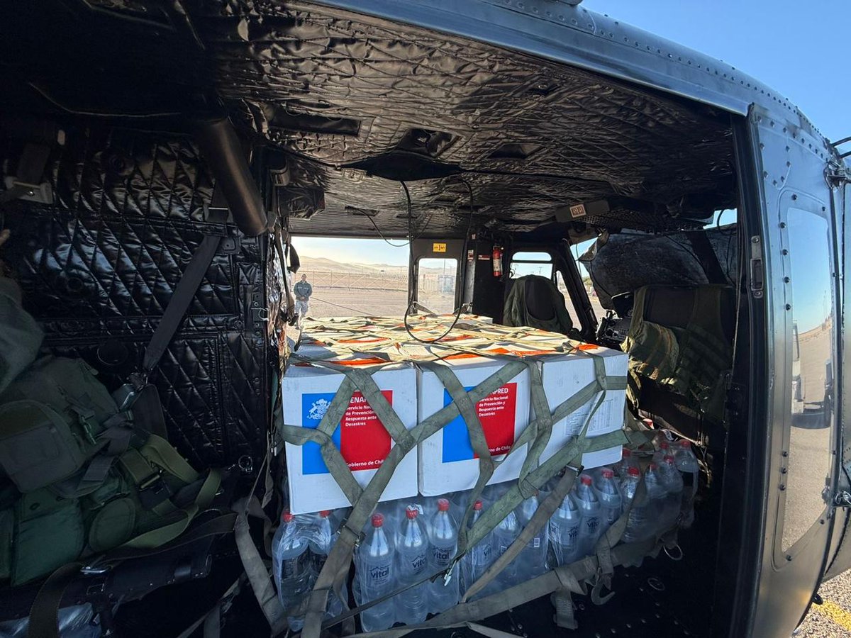 FACh_Chile's tweet photo. #FACH llega con ayuda a localidades aisladas de #Atacama.

Helicóptero Bell-412 realizó un vuelo desde Copiapó hacia El Donkey, Mercedita y Churque, trasladando insumos y ayuda humanitaria a comunidades ubicadas en sectores cordilleranos de difícil acceso. https://t.co/QbXpBOkeI2