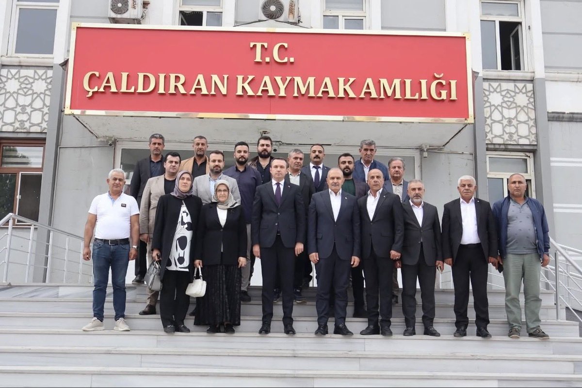 CldrnAkkadinlar's tweet photo. AK Parti Kadın Kolları teşkilatımız, Milletvekilimiz Sayın Burhan Kayatürk ve İlçe Koordinatörümüz Sündüz Bağrıyanık ile birlikte saha programlarımızı gerçekleştirdik.
@AK_PartiVan @ArvasAbdulahat @zerrin_alpaslan @FilizCinarbay https://t.co/80wrtMol7C