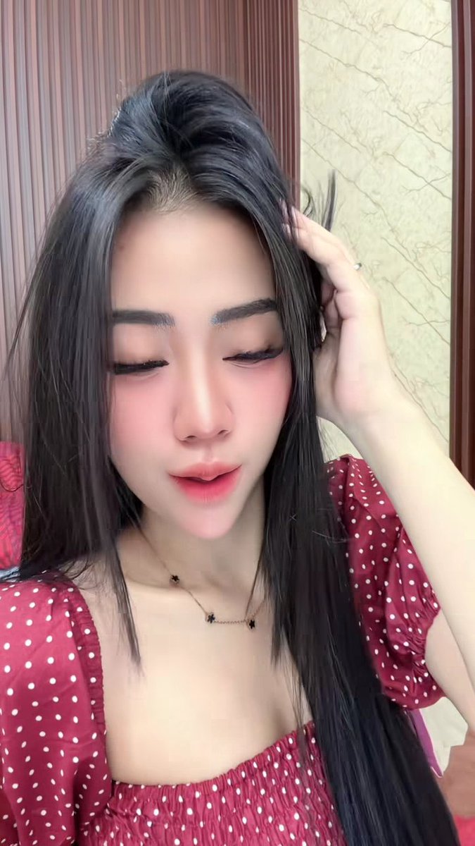 helloclaraaaa's tweet photo. pap gabut 😫 https://t.co/jPczgJK4mN