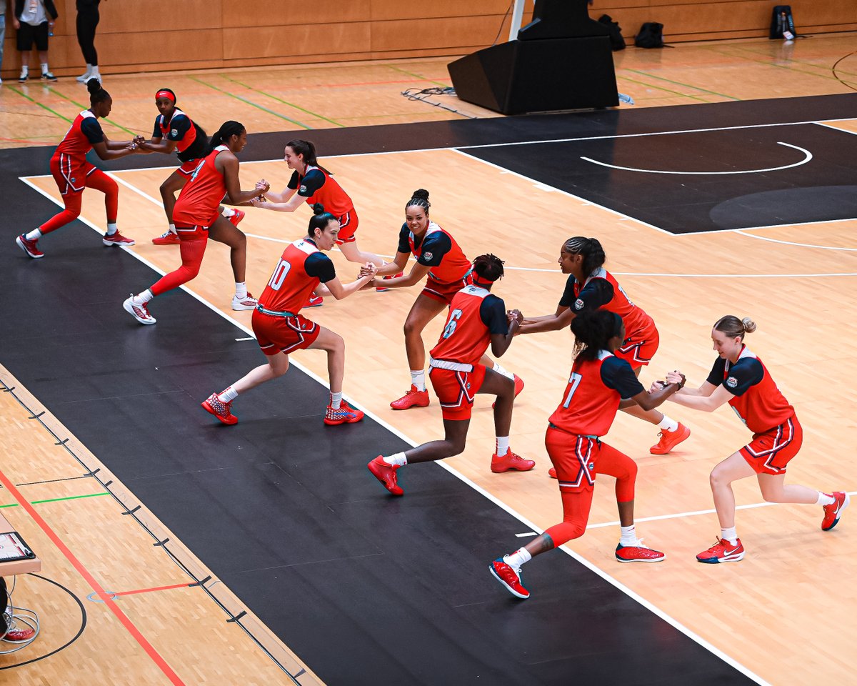 LVAces's tweet photo. suiting up 🇺🇸

#USABWNT | #FIBAWWC https://t.co/OhCi8JKCxU