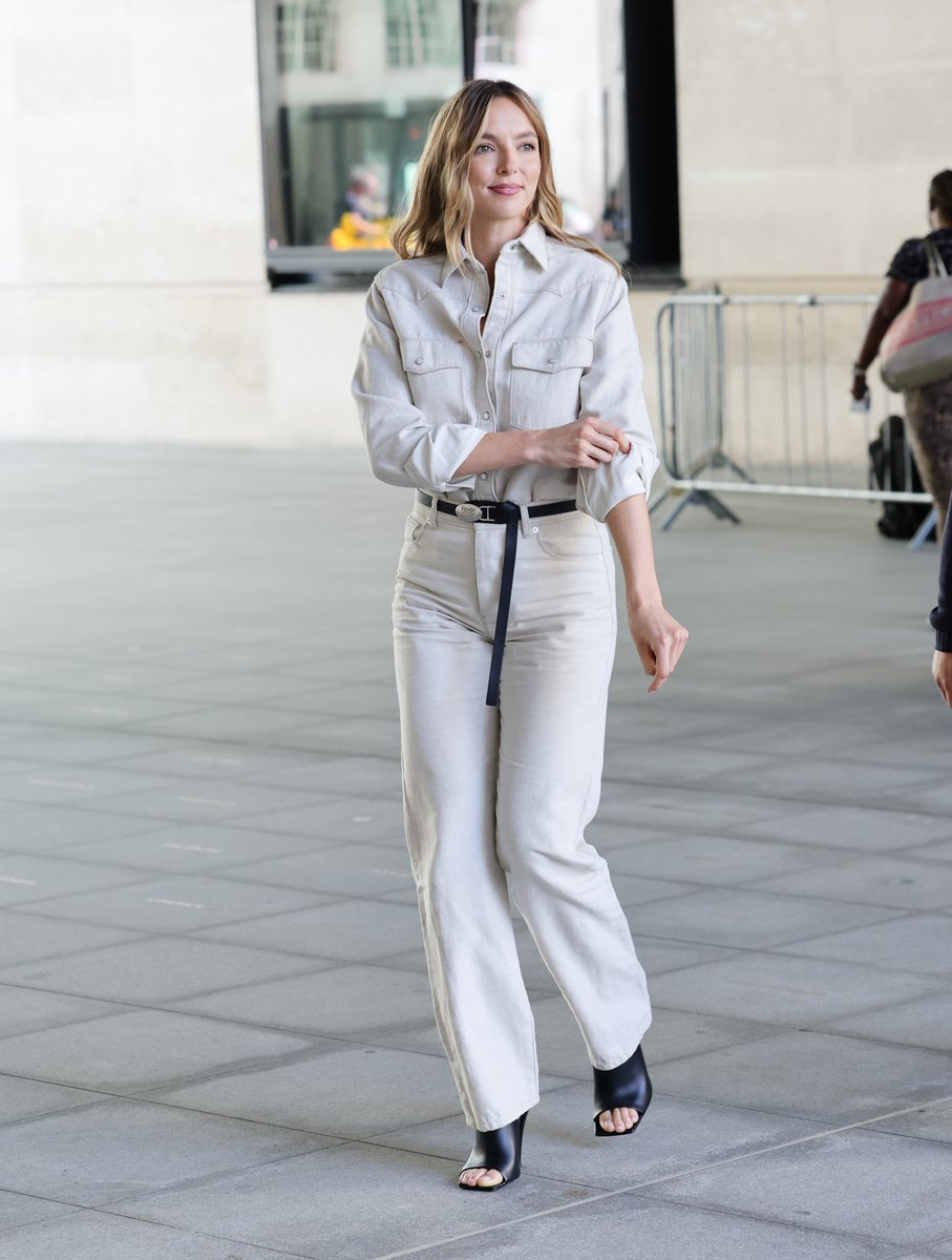 EnosAniretak's tweet photo. Jodie Comer heads to her press duties at radio stations, September 1, 2026 https://t.co/eBZ3teDi5m