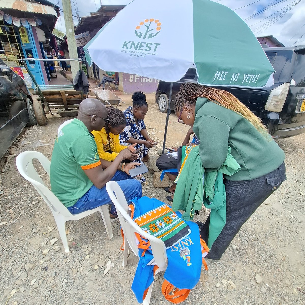 KnestPlc's tweet photo. 𝐊𝐍𝐄𝐒𝐓 𝐊𝐰𝐚 𝐆𝐫𝐨𝐮𝐧𝐝 | 𝐌𝐚𝐤𝐢𝐧𝐚 𝐌𝐚𝐫𝐤𝐞𝐭 | 𝐊𝐢𝐛𝐫𝐚, 𝐍𝐚𝐢𝐫𝐨𝐛𝐢 𝐂𝐨𝐮𝐧𝐭𝐲

Today, we engaged with traders at Makina Market, sharing how they can take charge of their future through saving with KNEST.

📱 Dial *254#

#HiiNiYetu #FanyaHesabuZaNguvu https://t.co/fz1iZV7Z9N