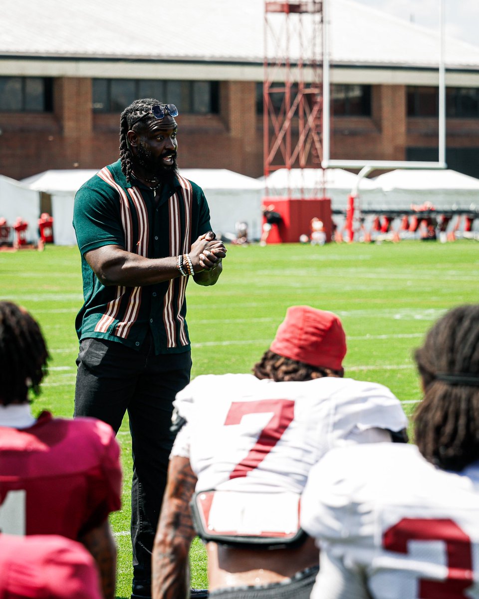 AlabamaFTBL's tweet photo. The Ruler 👑

Thanks for stopping by and speaking with the team @Obaofwwe @WWE https://t.co/ugKnNmWwnE