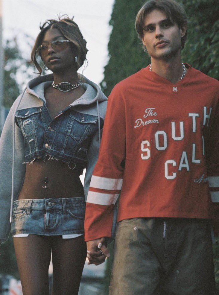 succykelly's tweet photo. Trinity and Bryce giving 90s look https://t.co/t9tiXzWWre