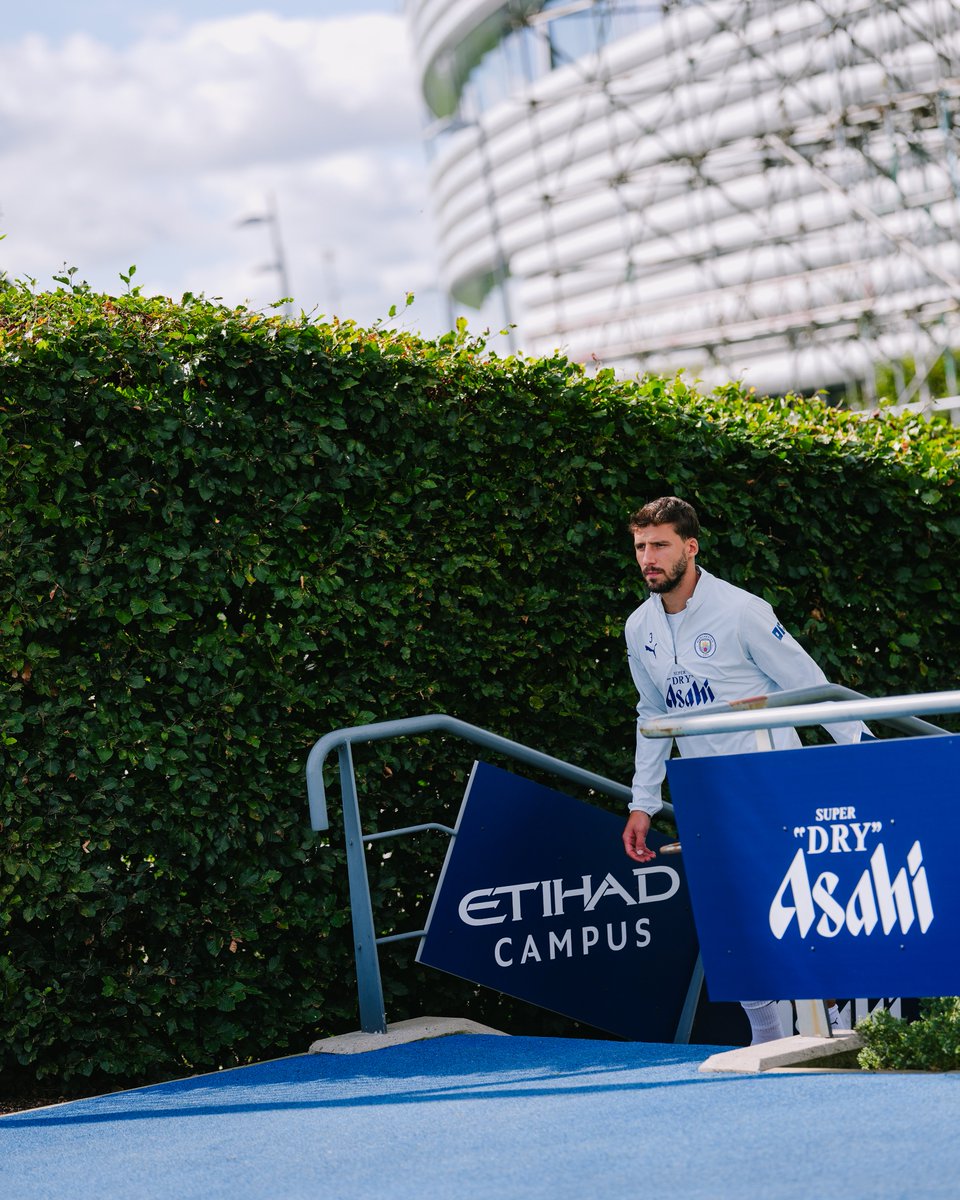 ManCity's tweet photo. Tuesday training snaps 📸 https://t.co/uZHCvJykPf