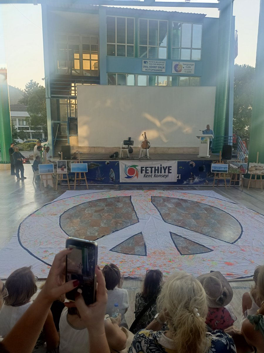 chpfethiyekad's tweet photo. Bugün, Muğla Büyükşehir Belediyesi’nin düzenlediği, Fethiye Özel Olgun Kültür Merkezi'nde sergilenen Uluslararası 6. Karikatür Yarışması Sergisine, 

Ardından 1 Eylül Dünya Barış günü nedeniyle Fethiye Belediyesi ,Kent Konseyi ve Fefsad, arafından düzenlenen fotoğraf sergisine.. https://t.co/CLqYNyKy95