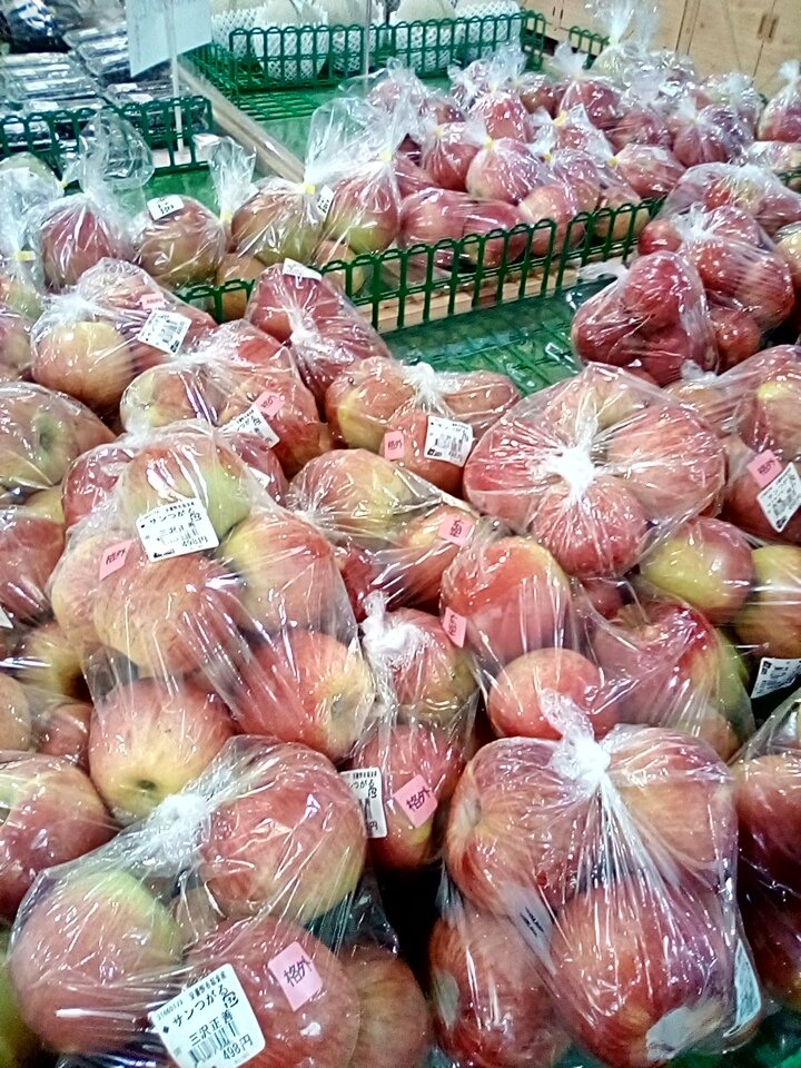 Alps_Horigane's tweet photo. おはようございます🌞(*^^*)
９月だというのに蒸し暑いです
今日もお店には地元野菜、採れたて果物がたくさん入荷中です‼️
ぜひお立ち寄りください。

#ほりがね　#道の駅　#安曇野市 https://t.co/0Mx6Pbn8Vs