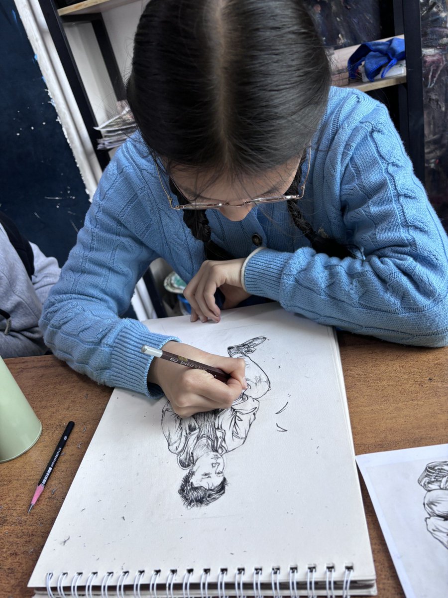 dkw_twit's tweet photo. 下班花10分钟练手绘，不用追求完美，涂涂画画的松弛感，是给成年人最棒的情绪充电 https://t.co/WEcRhPZMxE