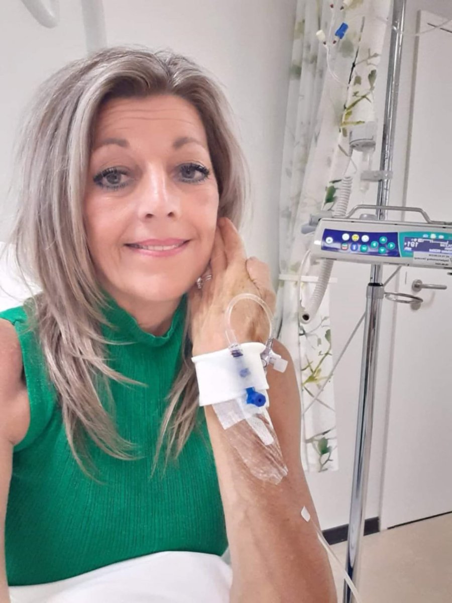 AkBandThe's tweet photo. Hey, The World tried 2 take my #M away from me, She fought back 4 Her Daughter &amp; myself. Just <3 4 The lady That Broke my Heart 19/10/1999 24/7 4/Ever " fuck cancer " J.AK #M <3 https://t.co/DCg4HR696N