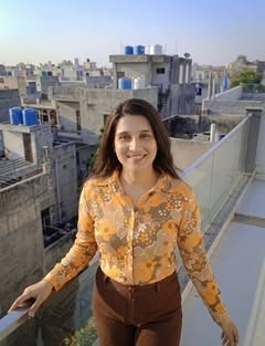 ElizebethPybjy's tweet photo. teacher who I was looking for turns and goes “no I’m Ms Lee”… I feel so fucking awkward that was such a bad first impression is to hit these people with a loud microaggression at like 9 in the morning. I’m a white lady and I do really try to not be racist. https://t.co/4cle2g1nDG