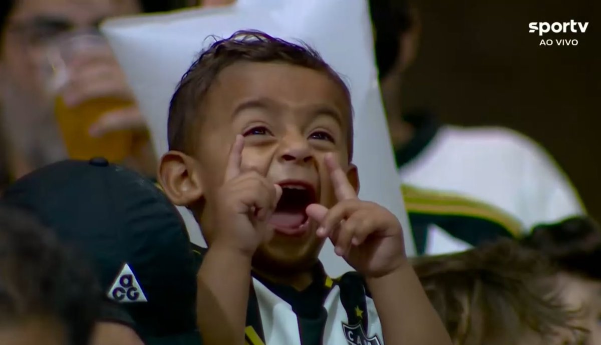 InfoGalo_'s tweet photo. De geração a geração. 🖤 https://t.co/ShBh0oGE7s