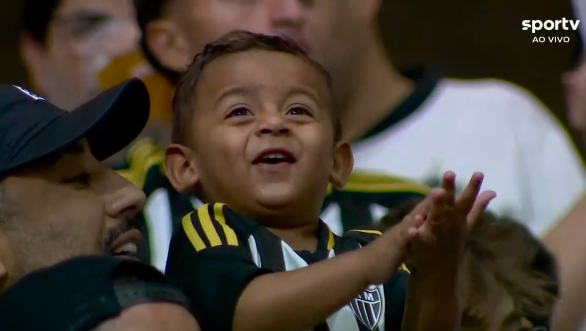 InfoGalo_'s tweet photo. De geração a geração. 🖤 https://t.co/ShBh0oGE7s