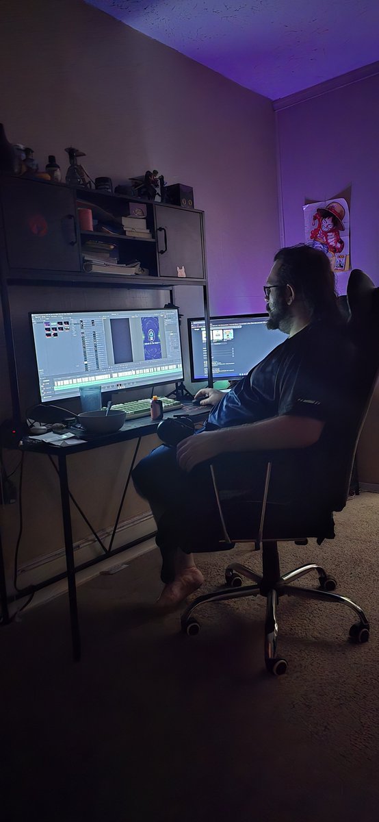 SuburbanWitchy's tweet photo. A little behind the scenes of my hubby @EvilMetalNight working on the social media post for @StaticInTheSig https://t.co/QR9RF3Yce6