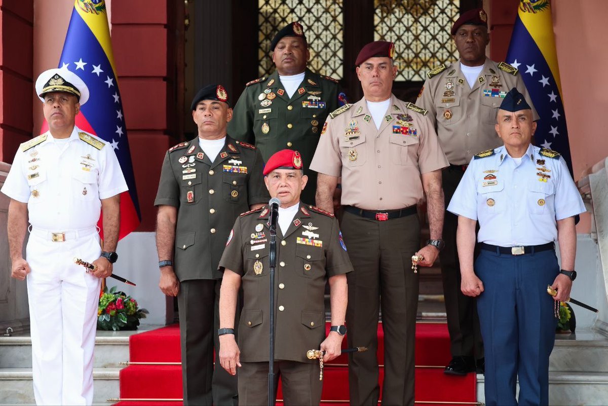 Elias_Cabeza's tweet photo. Alto Mando Militar avala convenio estratégico entre Venezuela y EE.UU. para el desarrollo petrolero https://t.co/me5S6UByJS