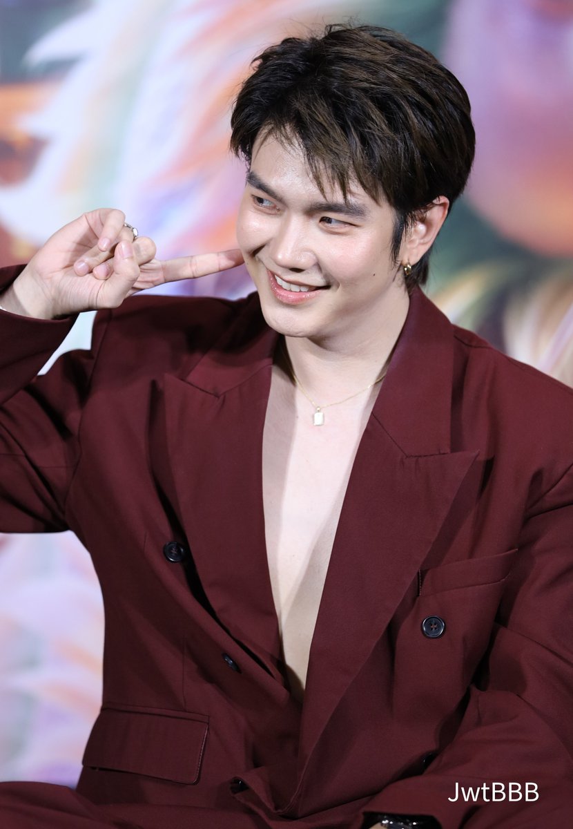 JwtBBB's tweet photo. ผมทรงนี้หน้าเด็กจริง หล่อด้วย น่ารักด้วย 
#8เซียนขอให้จึ้ง
#AllWishesComeTrue
#BuildJakapan
#Beyourluve https://t.co/PdRg9RCLIc