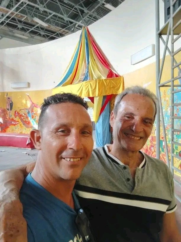 Hali8m's tweet photo. Después de varios meses de preparación juntos y un evento maravilloso como #Circávila 2026. Los estudiantes de la Escuela Nacional de Circo. Regresan a la Habana para continuar su presentación. # HALIOM los espera con brazos abiertos muchos. Exitos https://t.co/FS7IA4qGgb