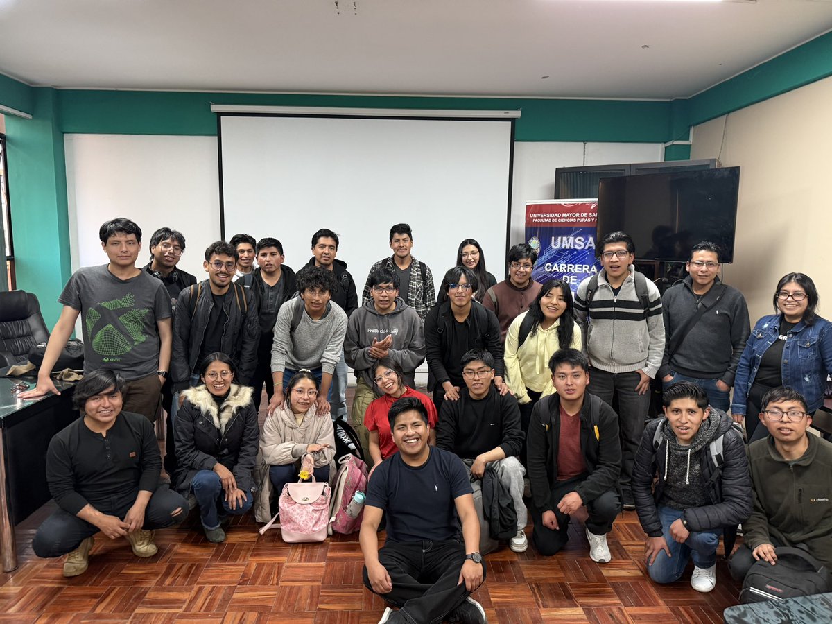 Buidlersbo's tweet photo. Today in Bolivia. We committed to organizing many more events like this one, sharing what opportunities the ecosystem has and what’s being built here.

We’re preparing the next generation of Bolivian builders.

Thanks everyone for joining 🙌 https://t.co/A5e4pYRvGr