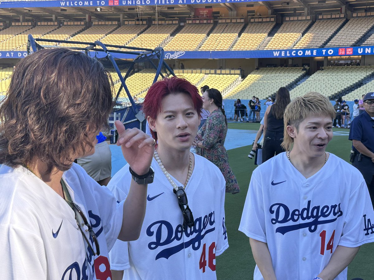 MichiMurayama's tweet photo. #ドジャース 本拠地で始球式を行う #Number_i がフィールドに登場⚾️
楽しそうです #Number_i_Dodgers #iLYs #Dodgers #スポーツ報知 https://t.co/PvpChUdg11