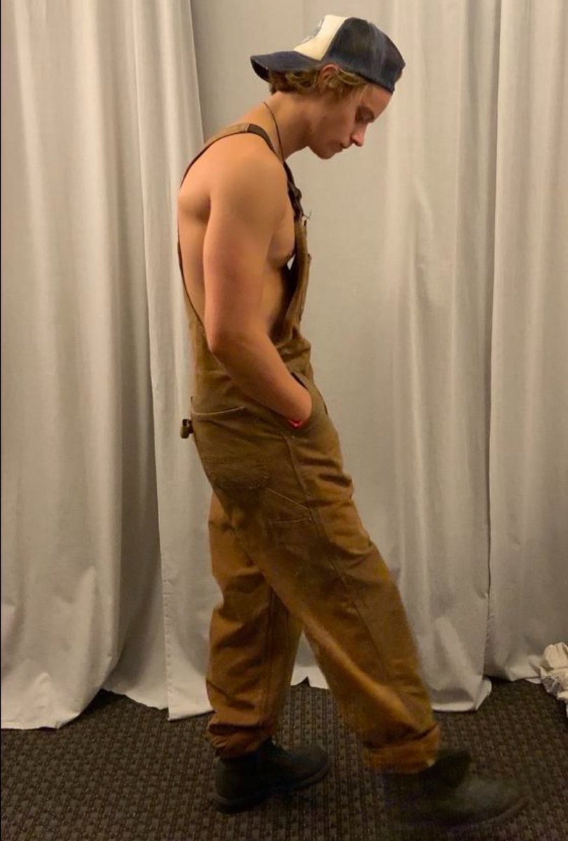 _notcline's tweet photo. pra sempre em luto por esses outfits delicia q o jj nunca usou https://t.co/3vV9Gm1MwG